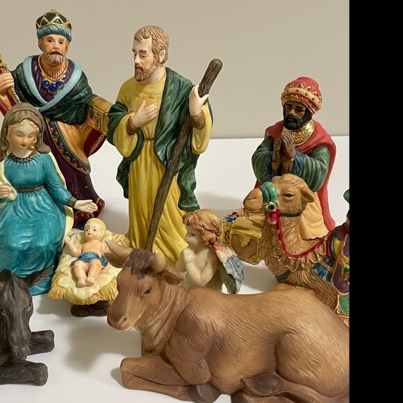 13 Piece Christmas Holiday Holy Nativity Set Ceramic Porcelain - Picture 4 of 11